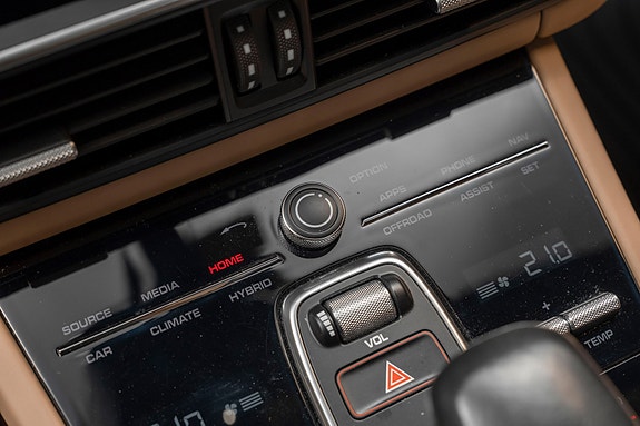 Porsche Cayenne 18 of 30