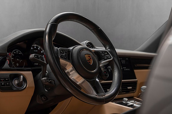 Porsche Cayenne 12 of 30