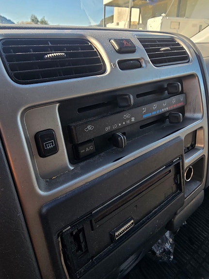 Toyota HiAce 8 of 9