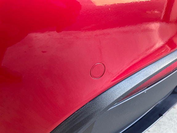 Tesla Model Y 10 of 29