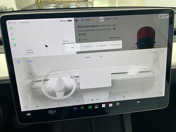 Tesla Model Y 24 of 29