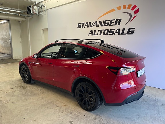 Tesla Model Y 5 of 29