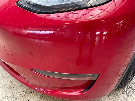 Tesla Model Y 28 of 29