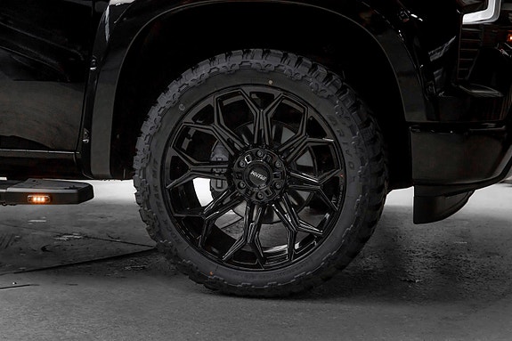 Chevrolet Silverado 1500 13 of 26