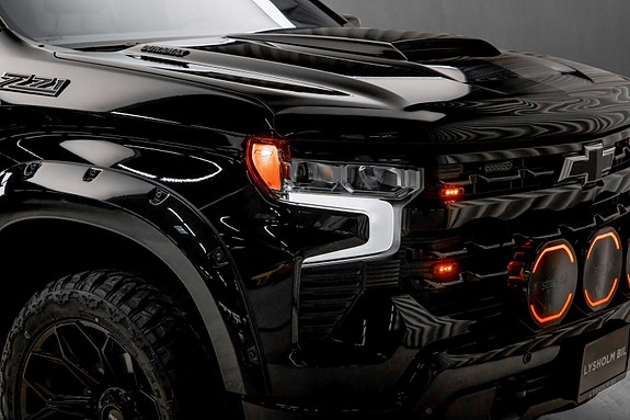 Chevrolet Silverado 1500 3 of 26