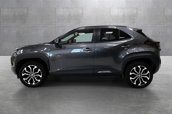 Toyota Yaris Cross 2 of 22
