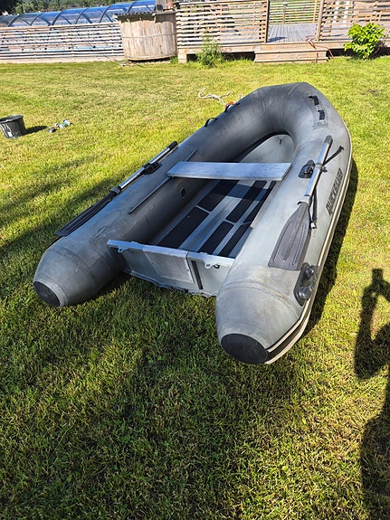 Quicksilver 290 ALU RIB 7 of 11