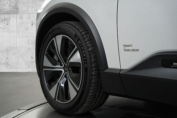 Polestar 3 9 of 30