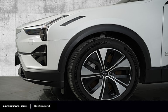 Polestar 3 6 of 30