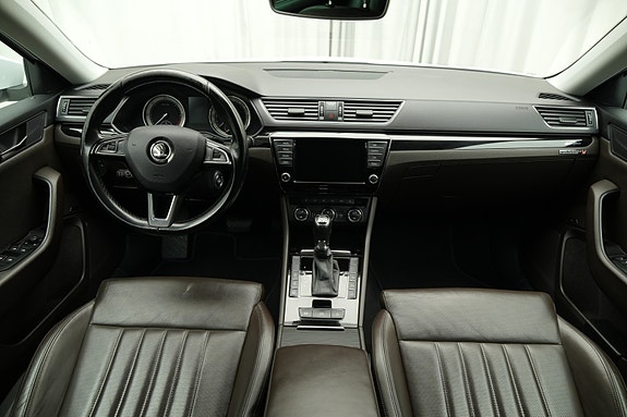Skoda Superb 13 of 30