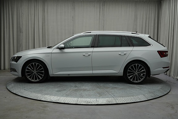 Skoda Superb 7 of 30