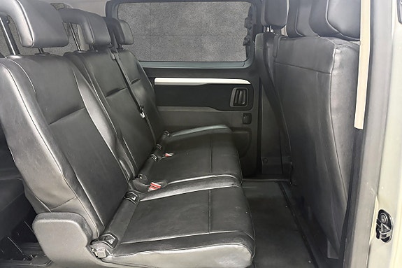 Peugeot Traveller 14 of 24