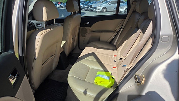 Ford Mondeo 12 of 14