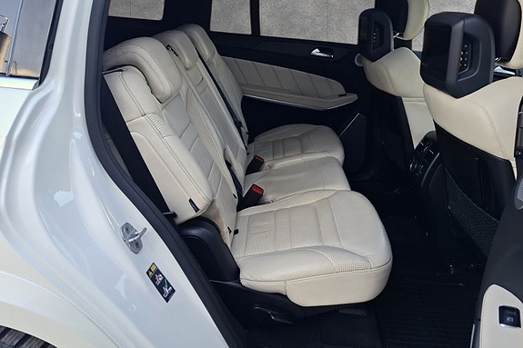 Mercedes-Benz GL63 16 of 30