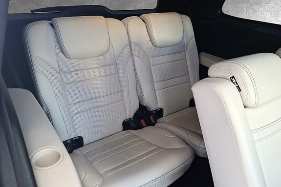 Mercedes-Benz GL63 17 of 30