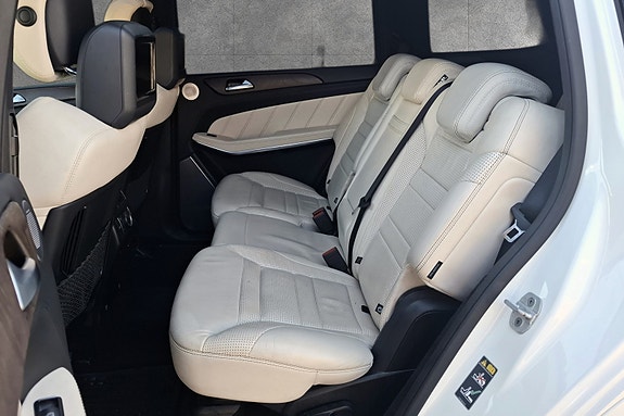 Mercedes-Benz GL63 13 of 30
