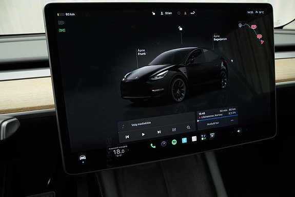 Tesla Model Y 19 of 30