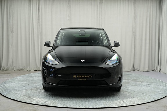 Tesla Model Y 2 of 30