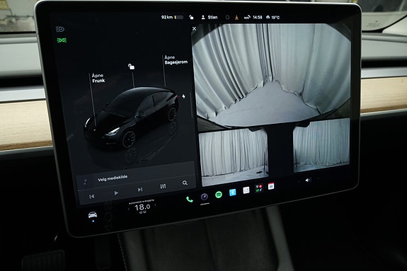 Tesla Model Y 21 of 30