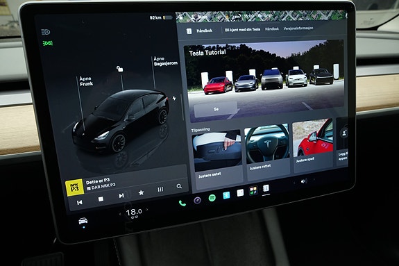 Tesla Model Y 24 of 30