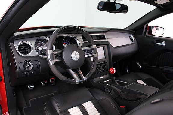 Ford Mustang 16 of 30