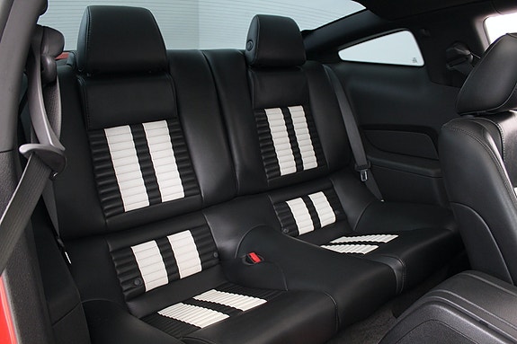 Ford Mustang 14 of 30