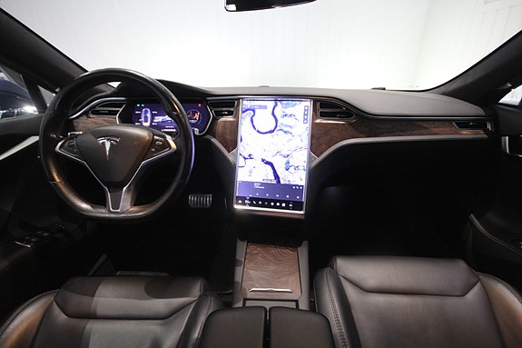 Tesla Model S 18 of 30