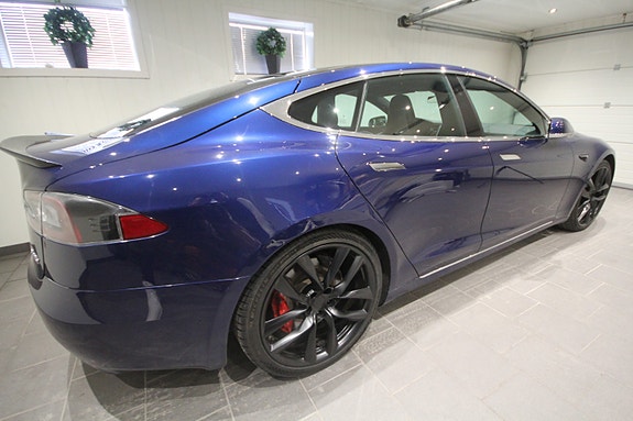 Tesla Model S 7 of 30
