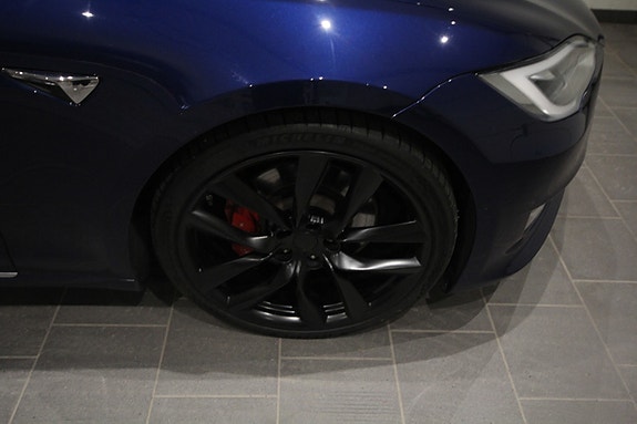 Tesla Model S 10 of 30