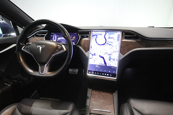 Tesla Model S 19 of 30