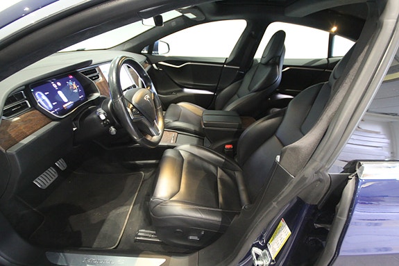 Tesla Model S 14 of 30