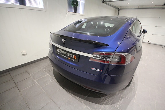 Tesla Model S 8 of 30