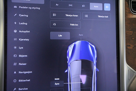Tesla Model S 26 of 30