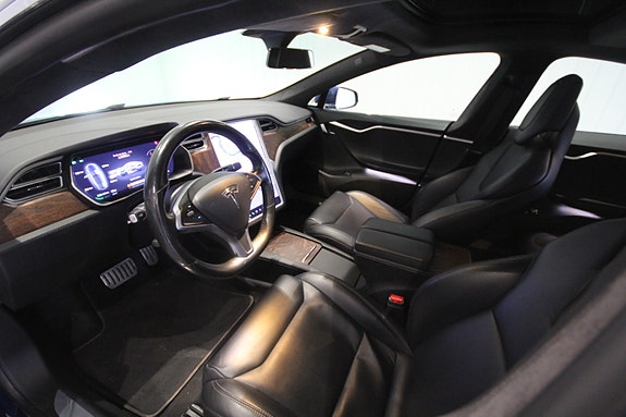 Tesla Model S 15 of 30
