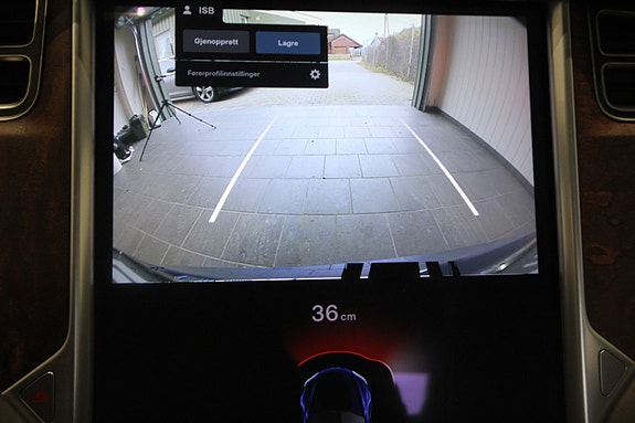 Tesla Model S 25 of 30