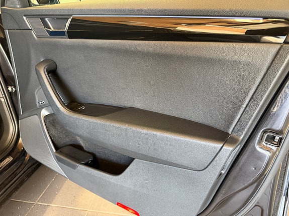 Skoda Superb 11 of 30