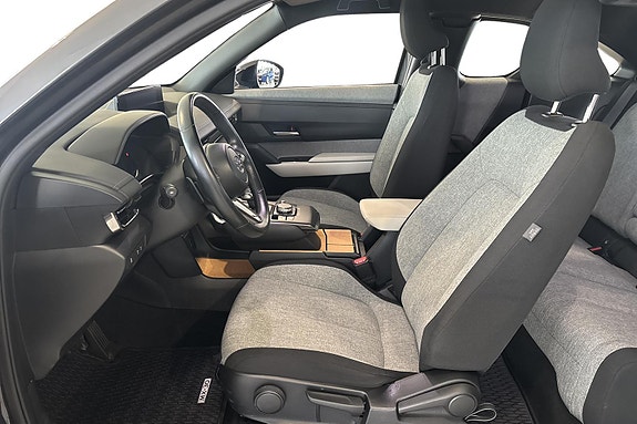 Mazda MX-30 8 of 24