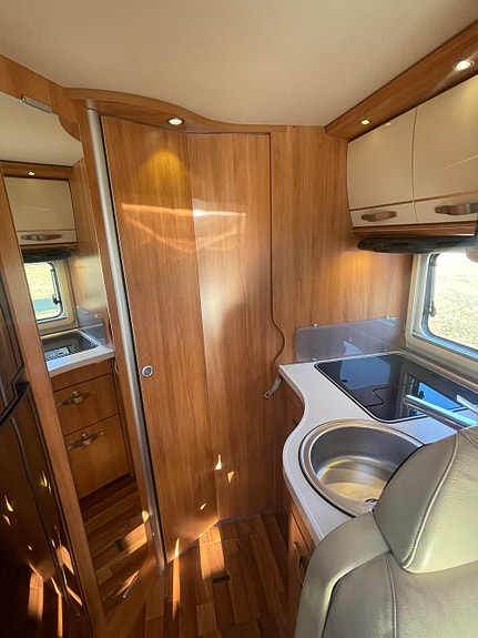 Hymer B 690 Starline HØSTKAMPANJE / Bakhjulsdrift /  / Solcelle / Alde 25 of 30