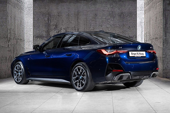 BMW i4 7 of 26