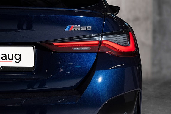 BMW i4 10 of 26