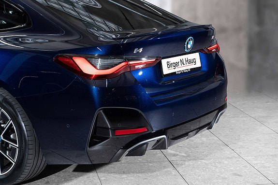 BMW i4 8 of 26