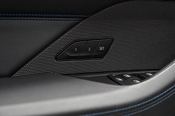BMW i4 16 of 26