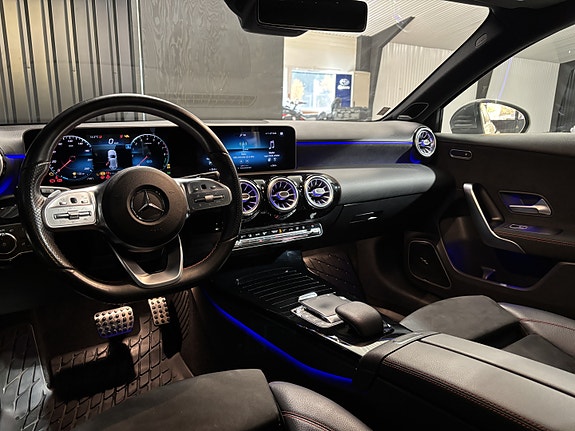 Mercedes-Benz A250 e 8 of 30