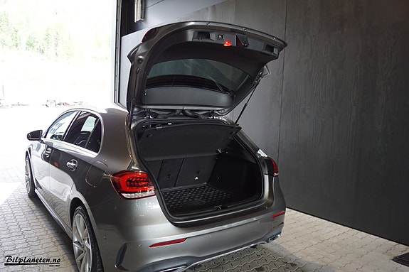 Mercedes-Benz A250 e 6 of 30