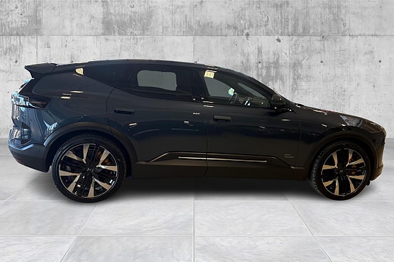 Polestar 3 6 of 23