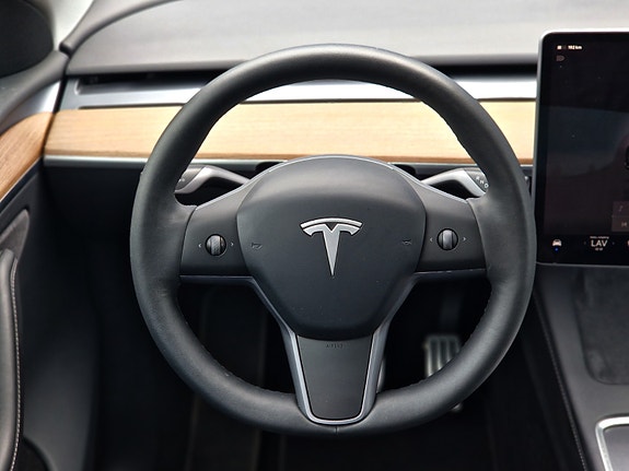 Tesla Model Y 11 of 23