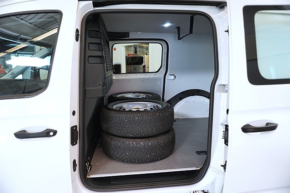 Volkswagen Caddy Maxi 30 of 30