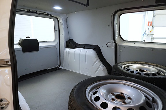 Volkswagen Caddy Maxi 29 of 30