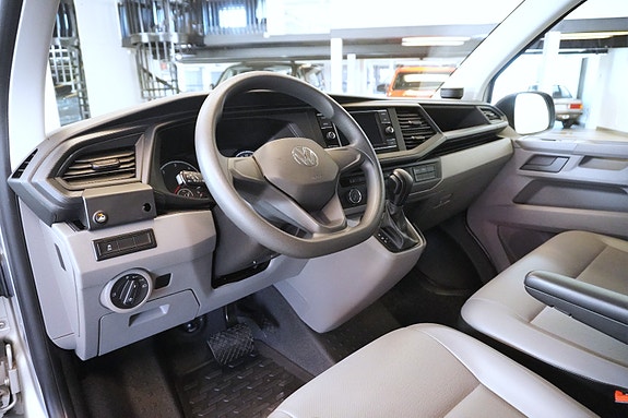 Volkswagen Transporter 10 of 30