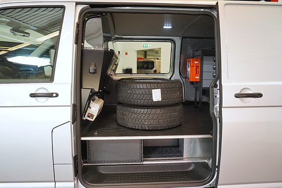 Volkswagen Transporter 26 of 30